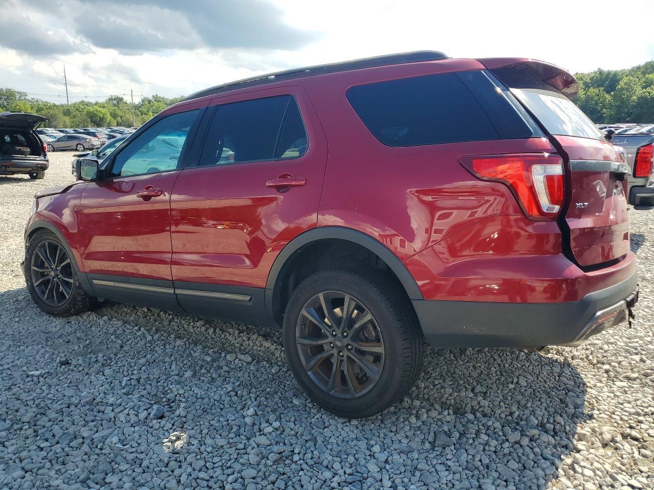 2017 Ford Explorer Xlt - Фото 2