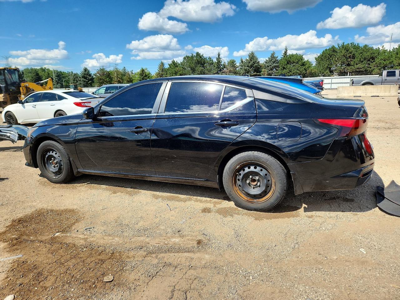 2021 Nissan Altima Sr - Фото 2