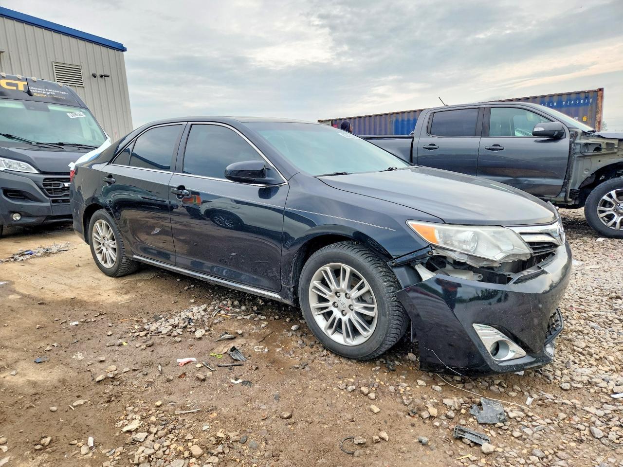 2013 Toyota Camry Xle - Image 4