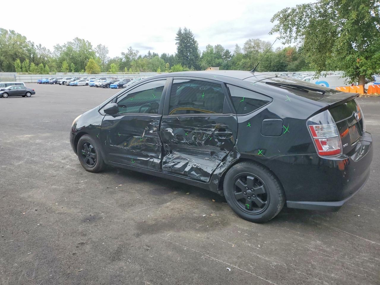 2004 Toyota Prius Base - Image 2