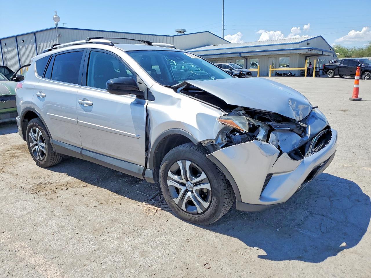 2017 Toyota Rav4 Le - Фото 4