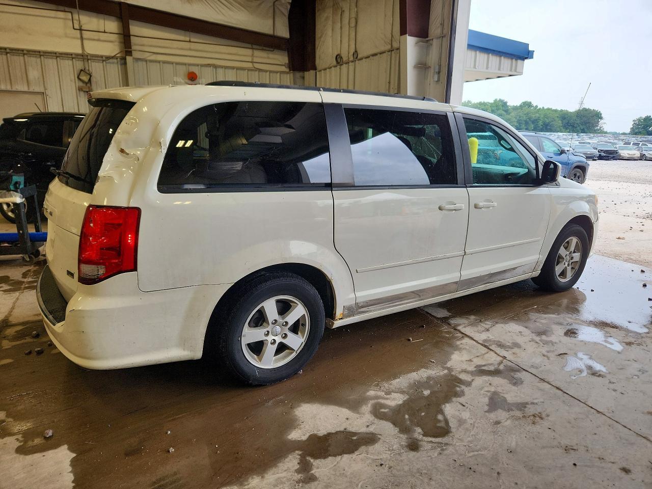 2012 Dodge Grand Caravan Sxt - Image 3