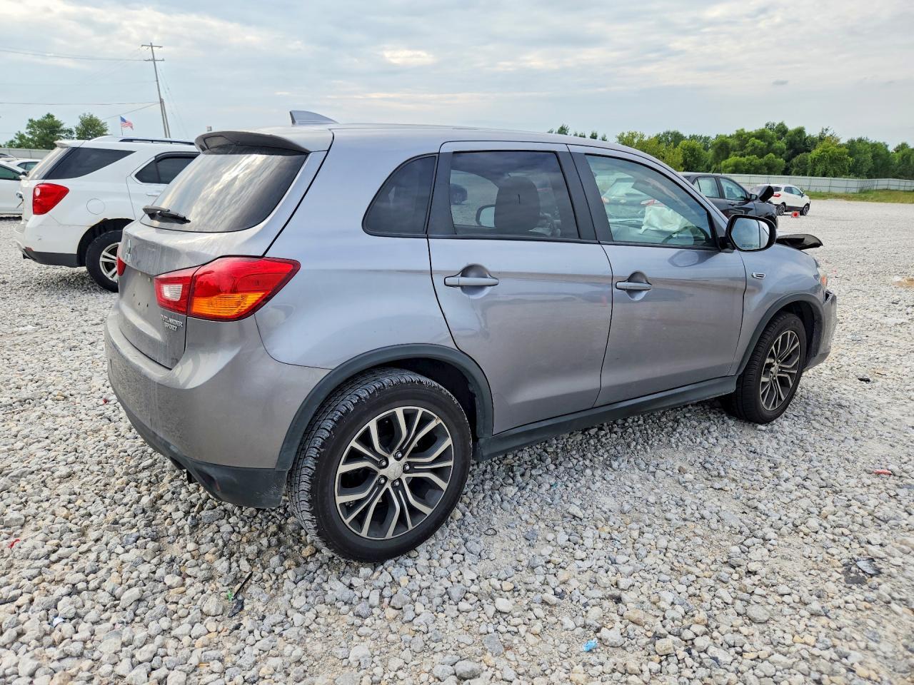 2017 Mitsubishi Outlander Sport Es - Фото 3
