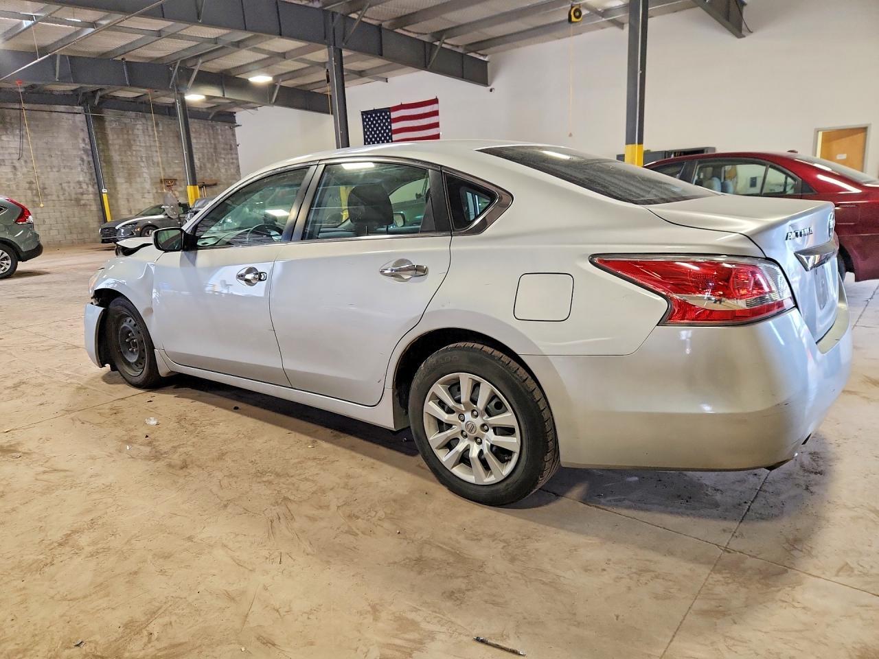2015 Nissan Altima 2.5 S - Фото 2