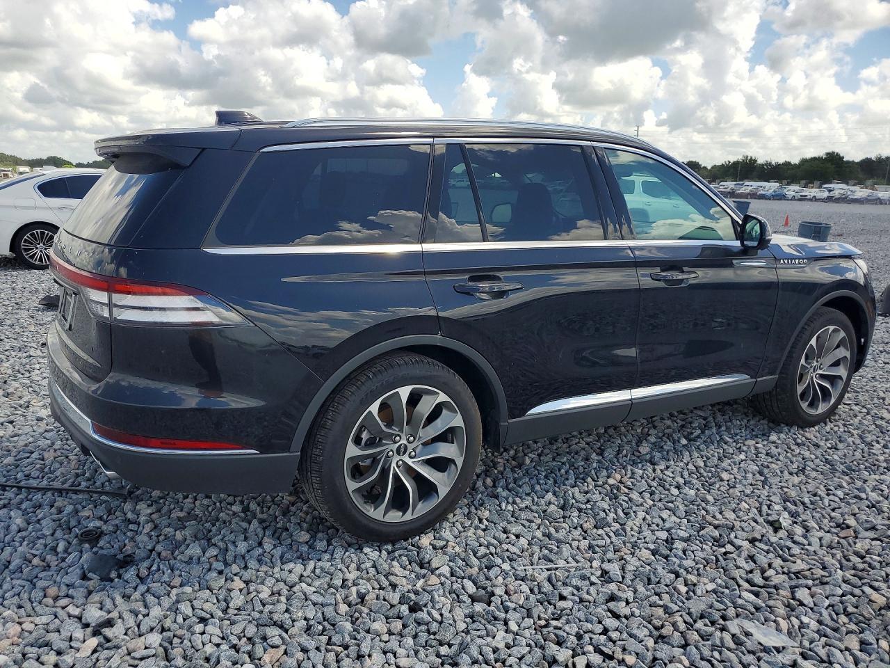 2025 Lincoln Aviator - Фото 3