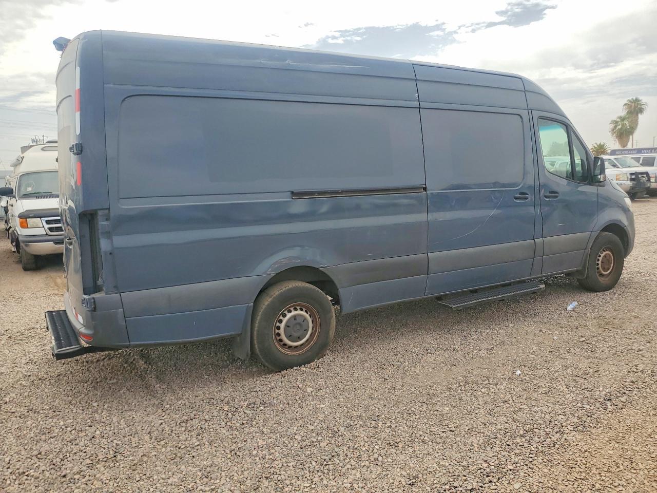 2019 Mercedes-Benz Sprinter 2500/3500 Delivery Van - Фото 3