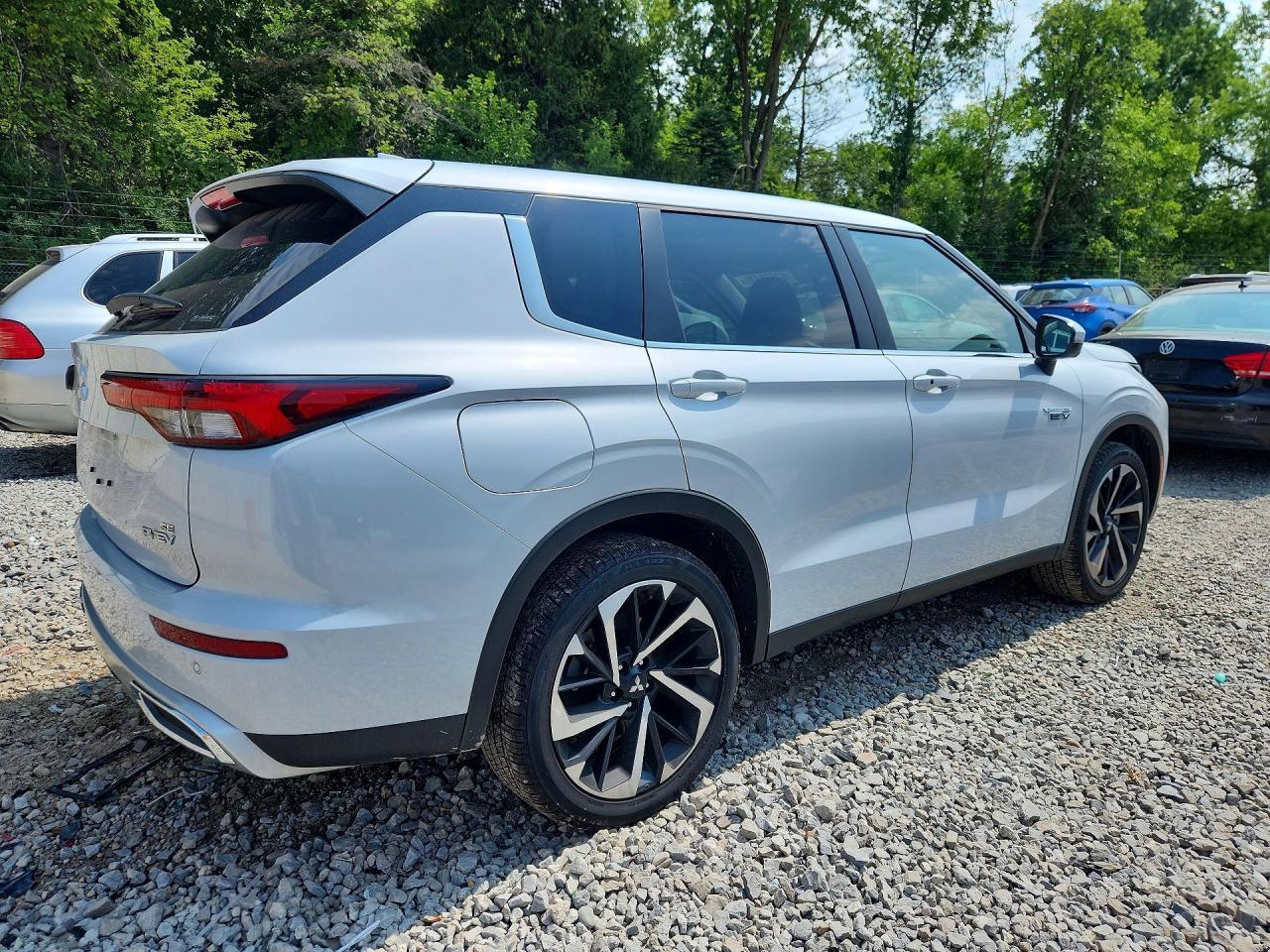 2025 Mitsubishi Outlander Se - Image 3