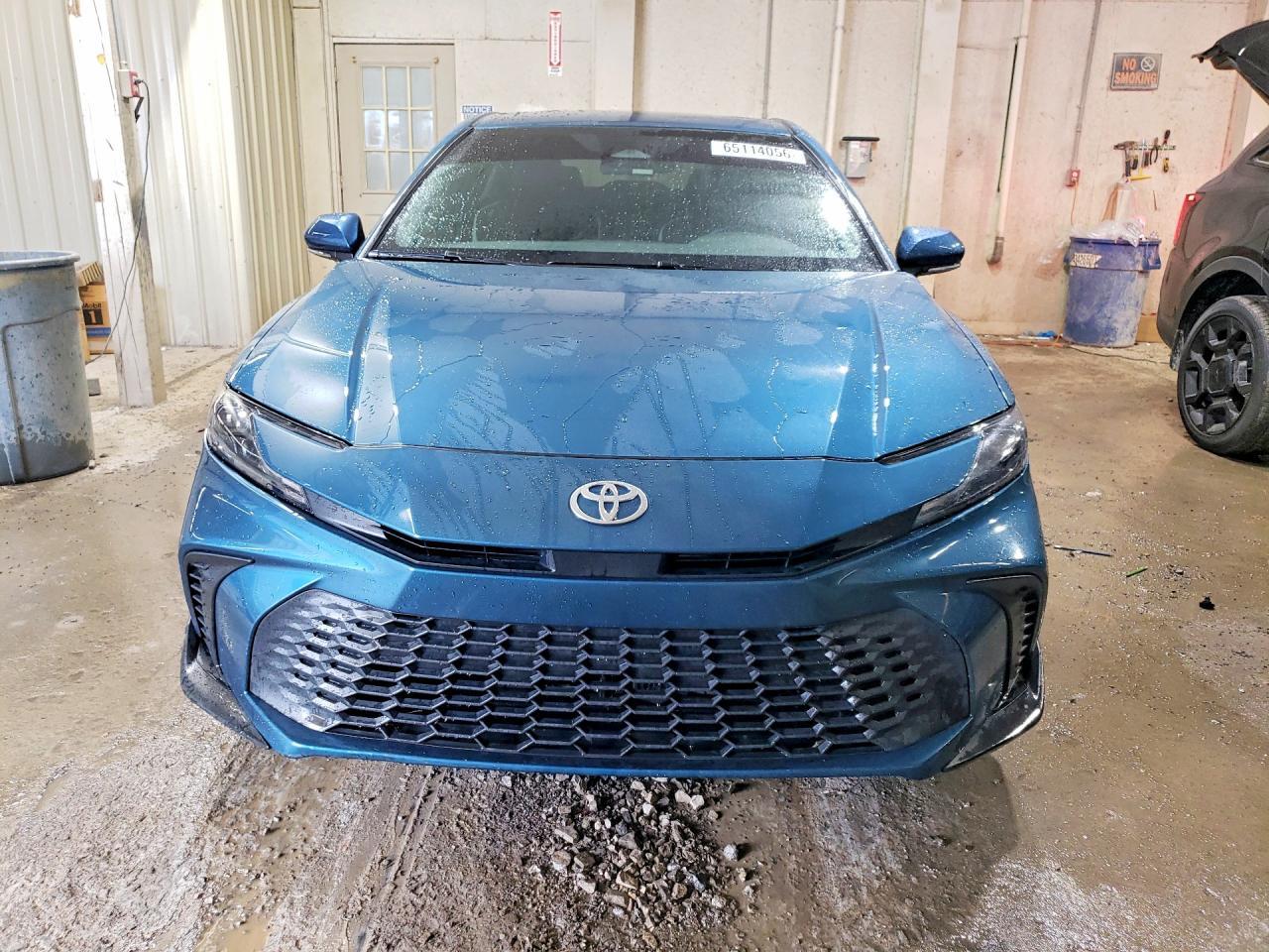 2025 Toyota Camry Se - Image 5