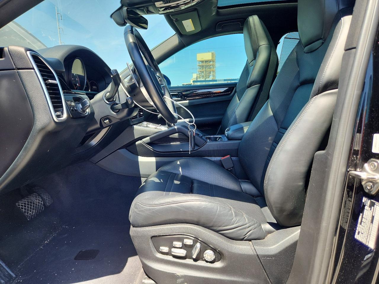 2020 Porsche Cayenne Coupe - Image 7