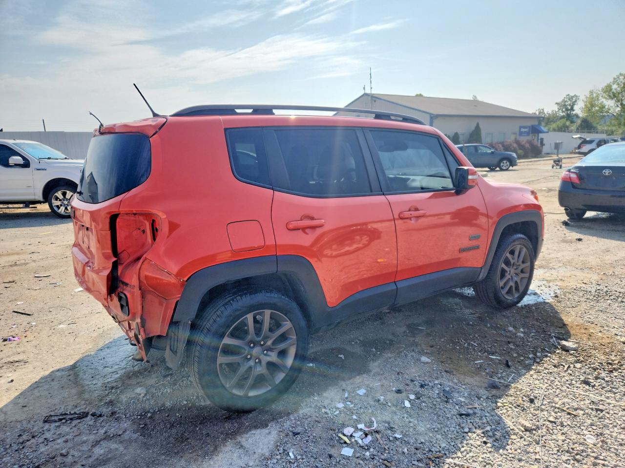 2016 Jeep Renegade Latitude - Фото 3