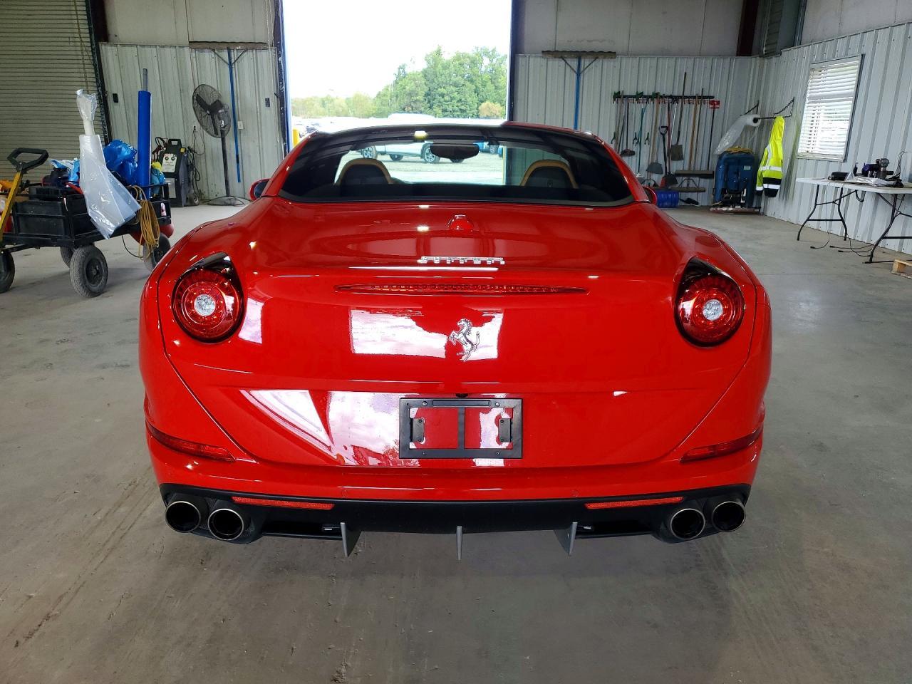 2017 Ferrari California T - Фото 6