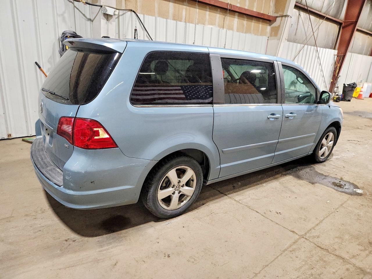 2010 Volkswagen Routan Se - Фото 3