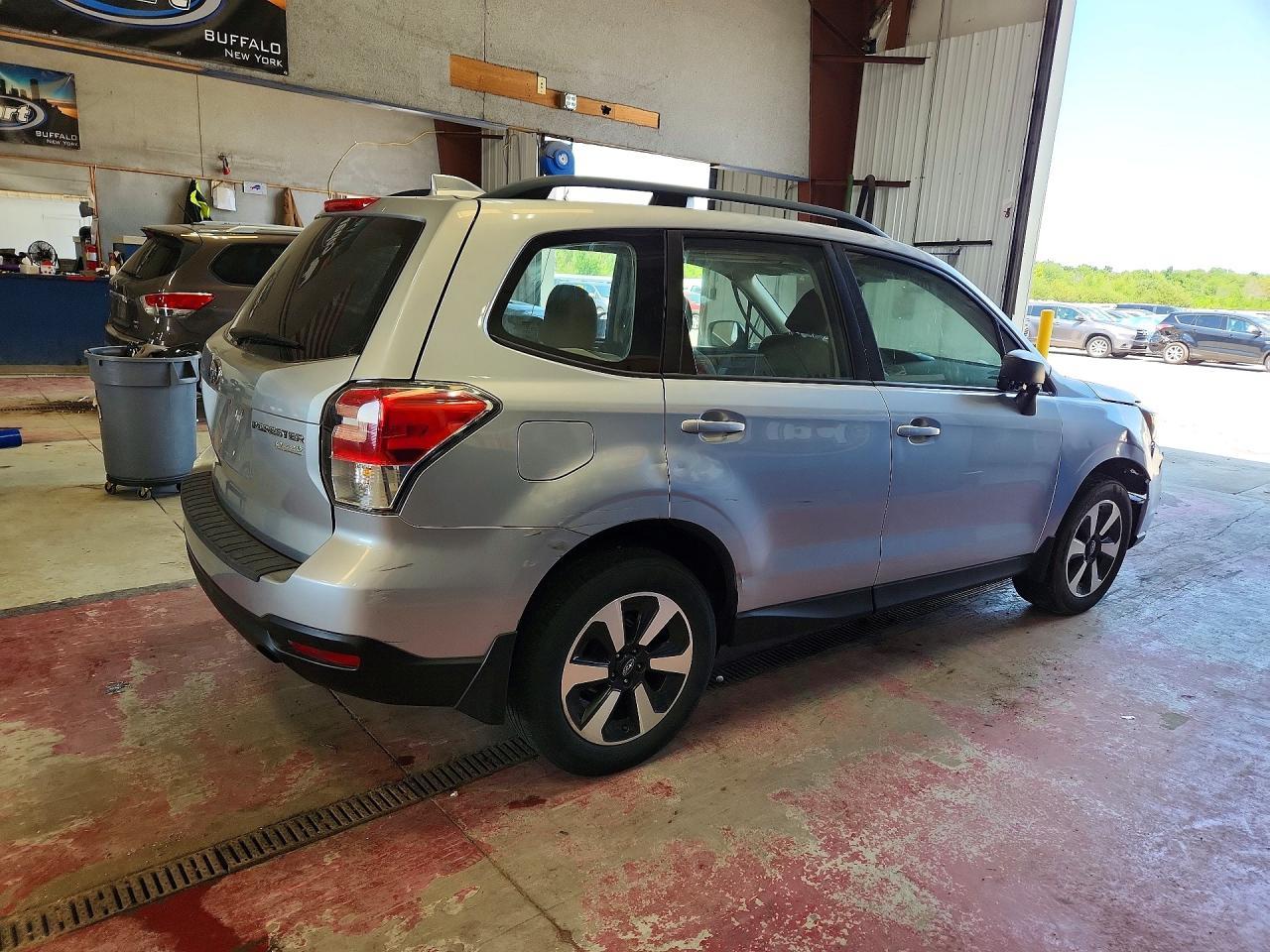 2017 Subaru Forester 2.5I - Image 3