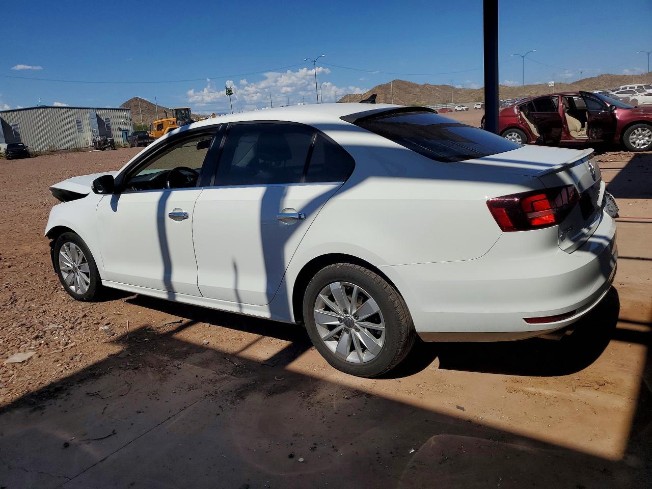 2016 Volkswagen Jetta Se - Image 2