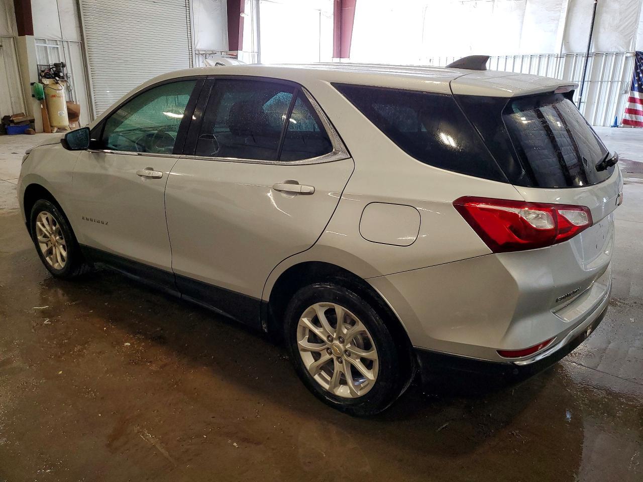 2020 Chevrolet Equinox Lt - Image 2