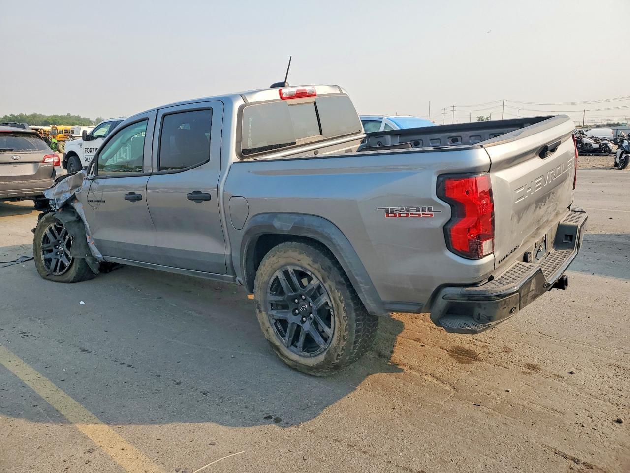 2025 Chevrolet Colorado Trail Boss - Фото 2