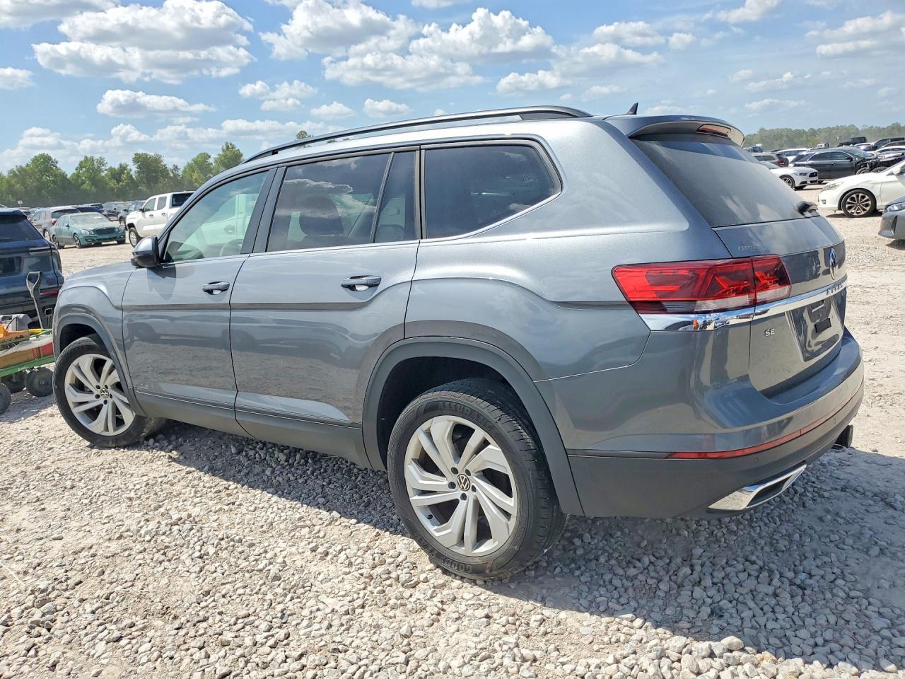 2022 Volkswagen Atlas Se - Фото 2