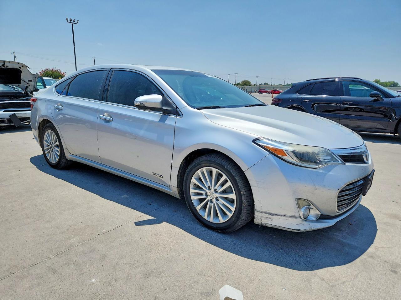2013 Toyota Avalon Hybrid Limited - Image 4