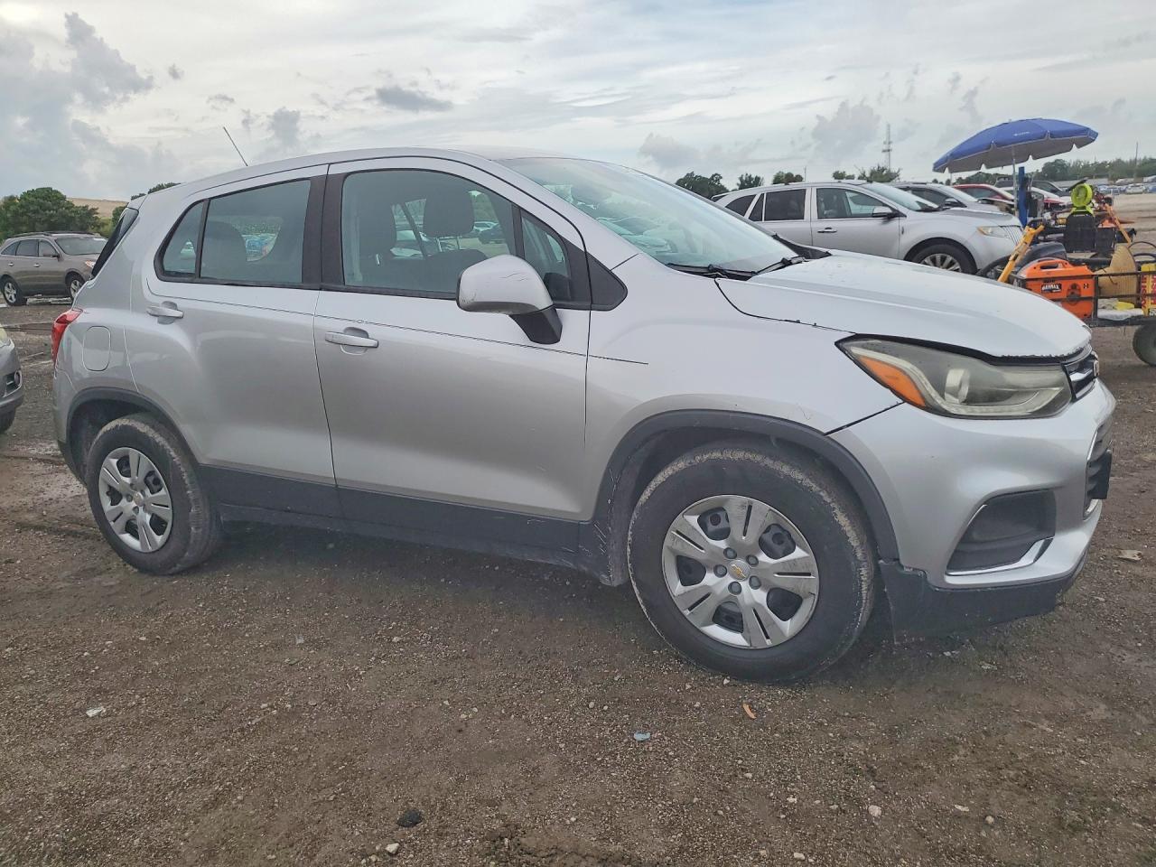 2017 Chevrolet Trax Ls - Image 4