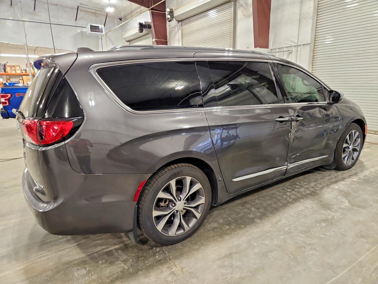 2017 Chrysler Pacifica Limited - Фото 3