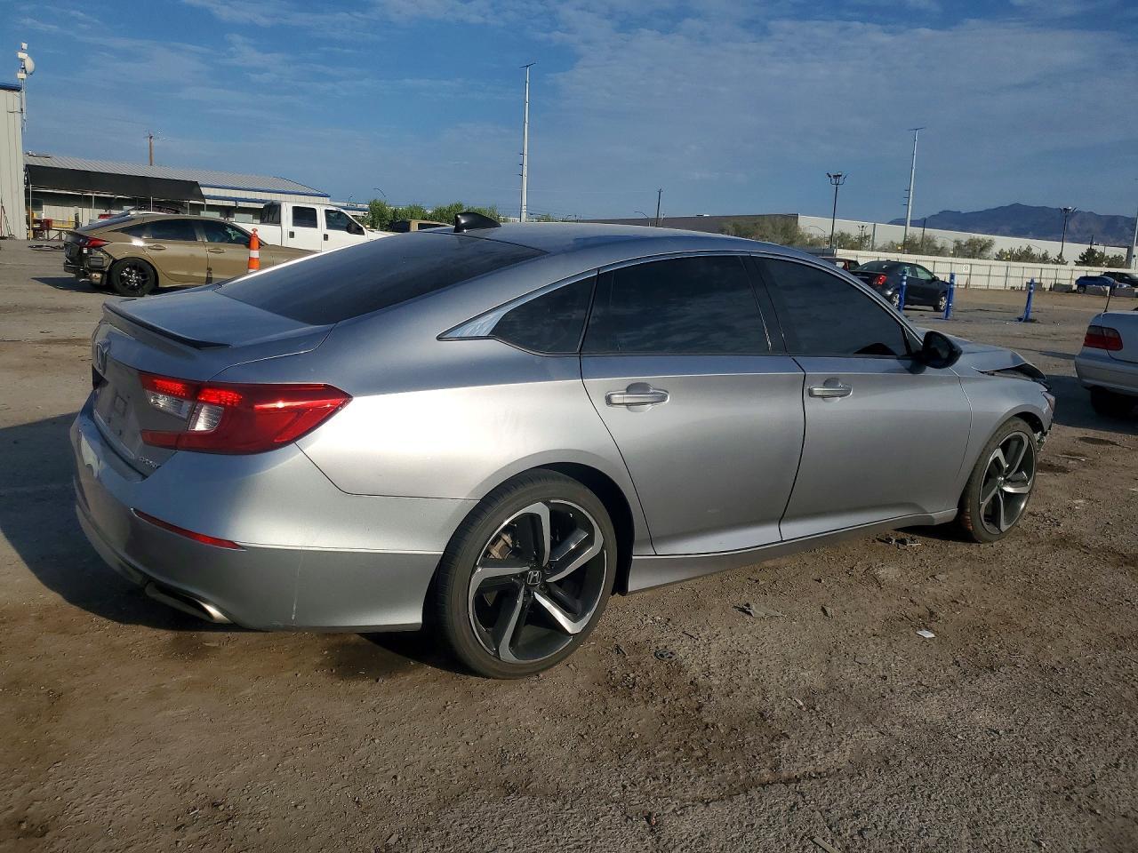2022 Honda Accord Sport - Image 5