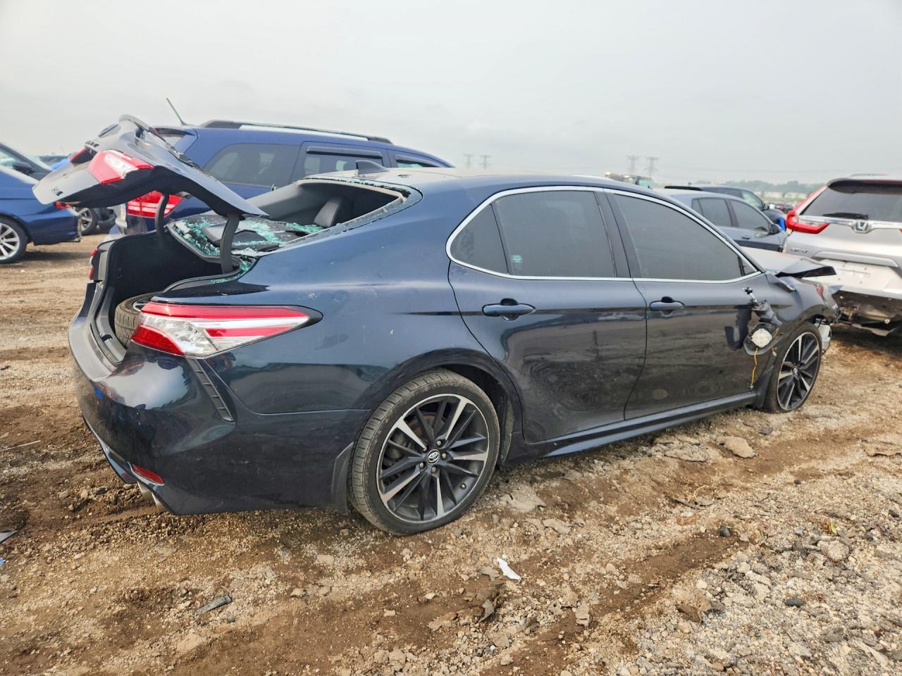 2020 Toyota Camry Xse - Image 3