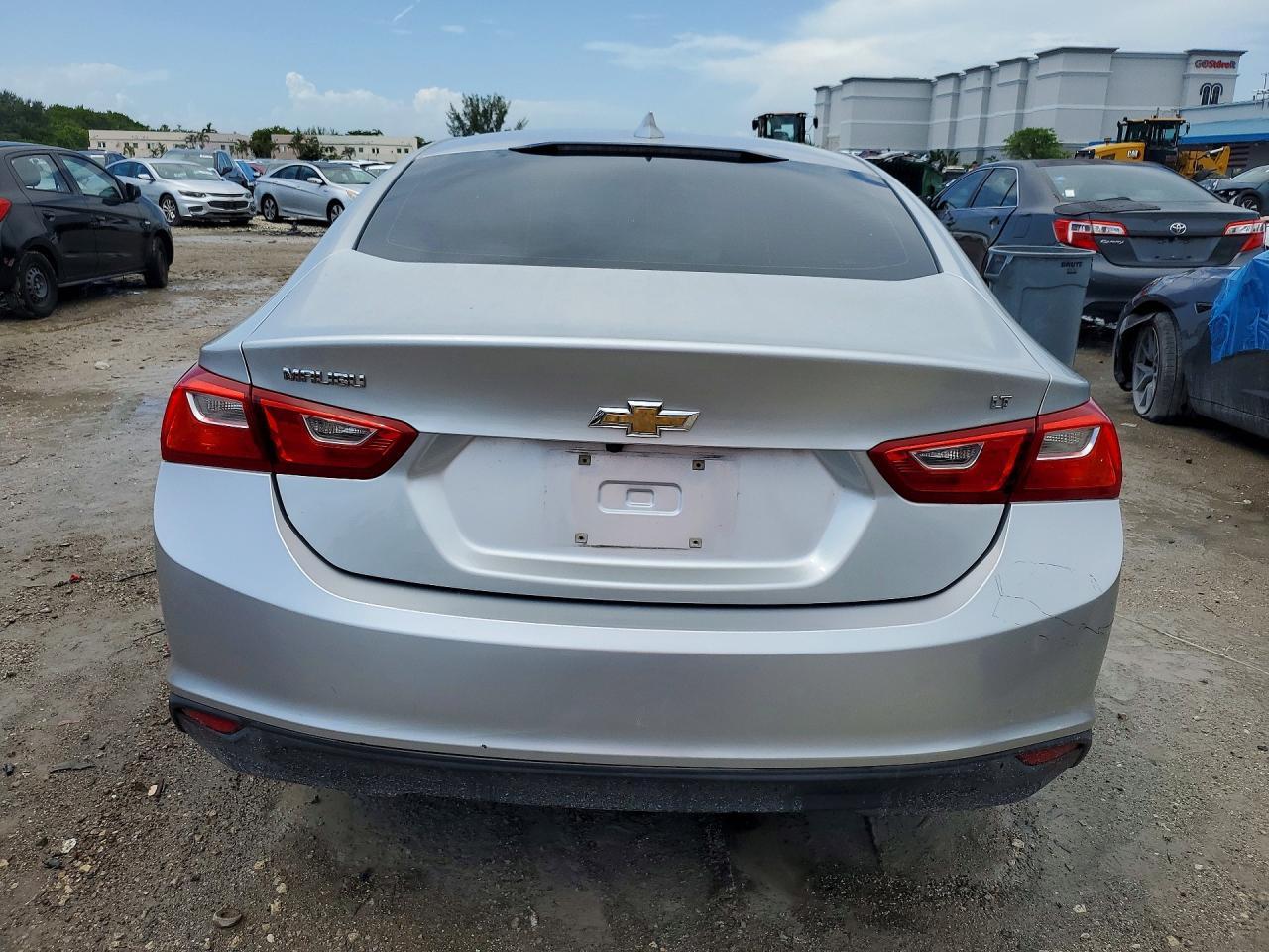 2017 Chevrolet Malibu Lt - Image 6