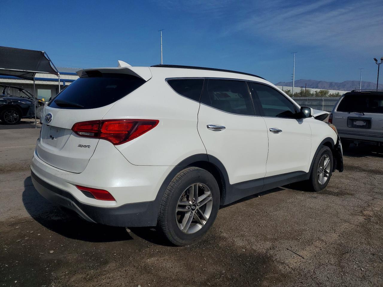 2017 Hyundai Santa Fe Sport 2.4L - Фото 3