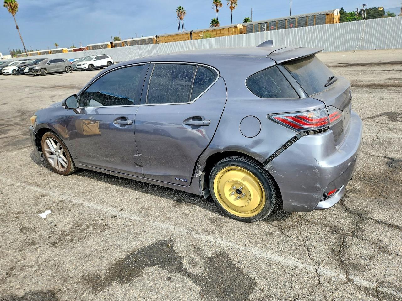 2014 Lexus Ct 200 - Image 2