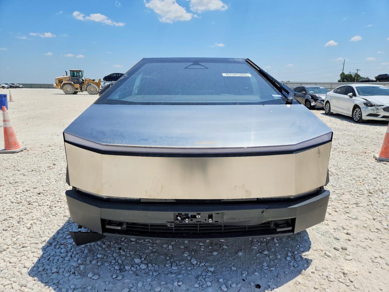 2025 Tesla Cybertruck - Фото 5