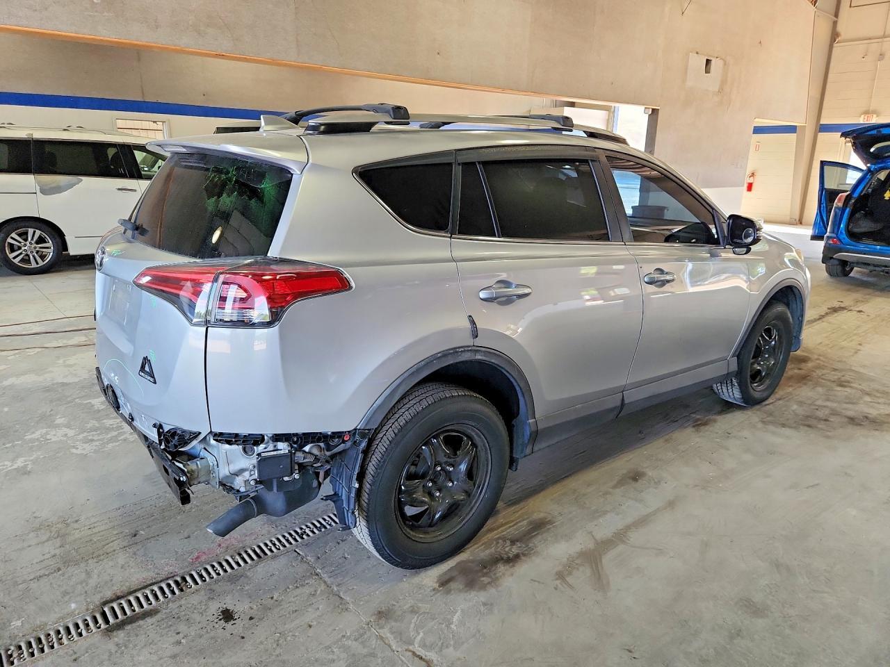 2018 Toyota Rav4 Xle - Фото 3