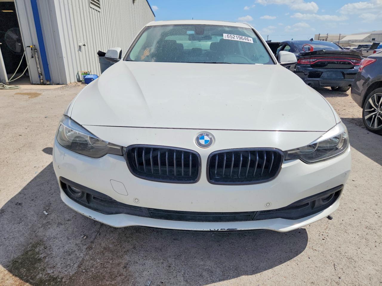 2017 BMW 320 I - Image 5