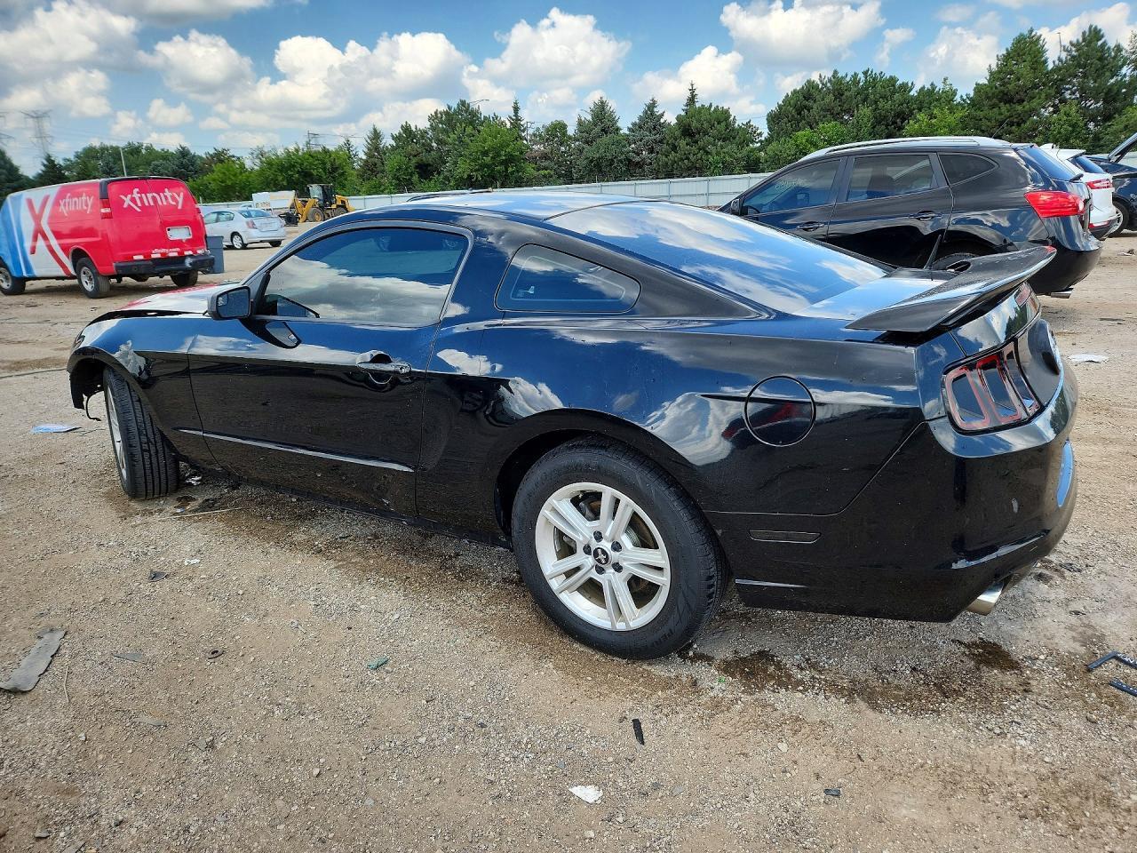 2014 Ford Mustang - Фото 2