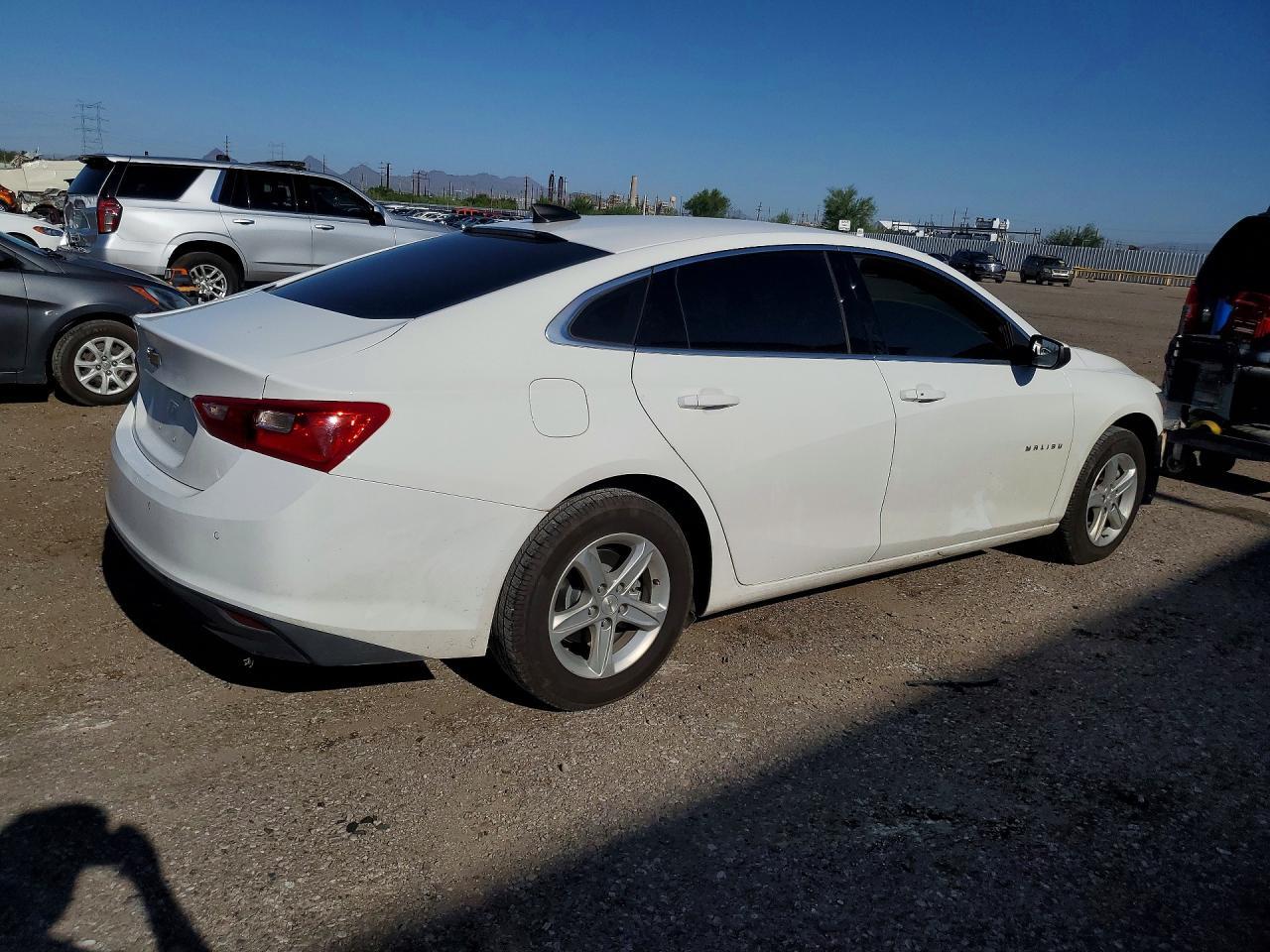 2023 Chevrolet Malibu Ls - Image 3