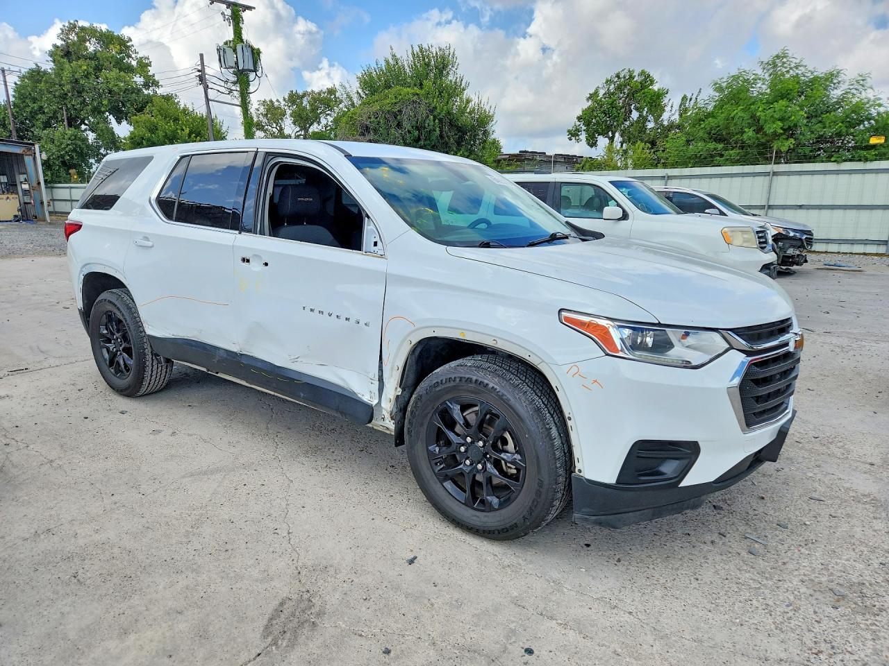 2020 Chevrolet Traverse Ls - Фото 4