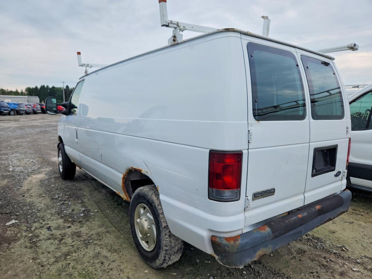 2007 Ford Econoline E250 Van - Фото 2