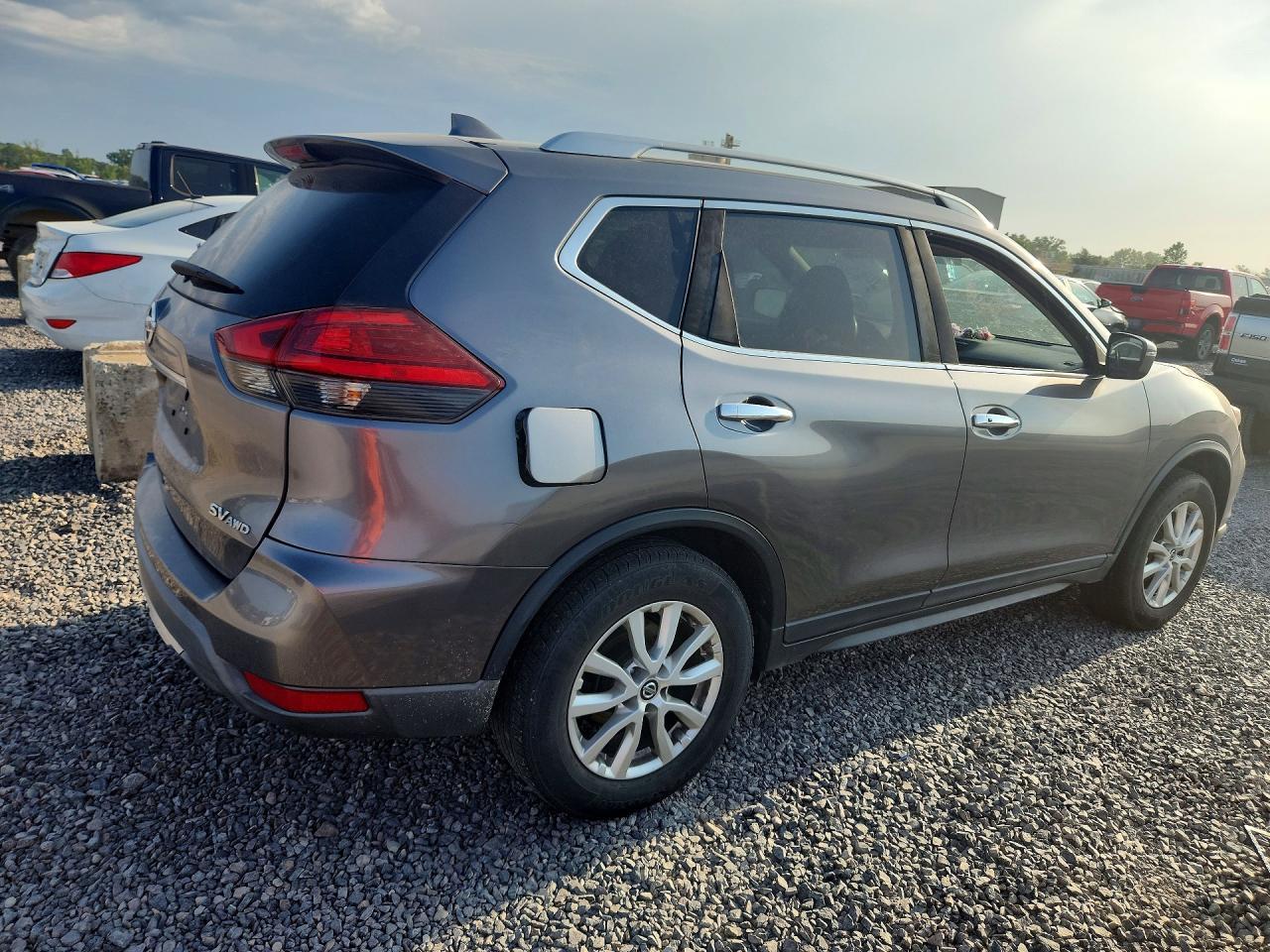 2017 Nissan Rogue Sv - Фото 3