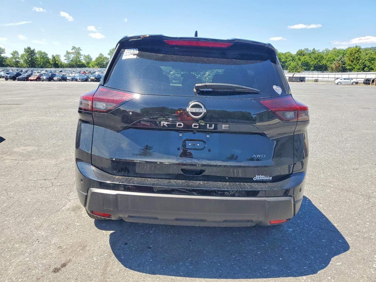 2025 Nissan Rogue Sv - Image 6