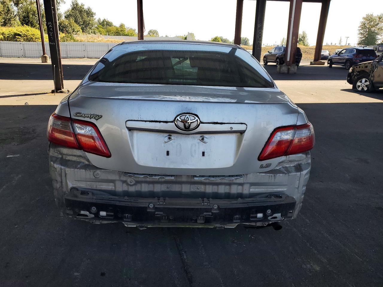 2009 Toyota Camry Le - Image 6