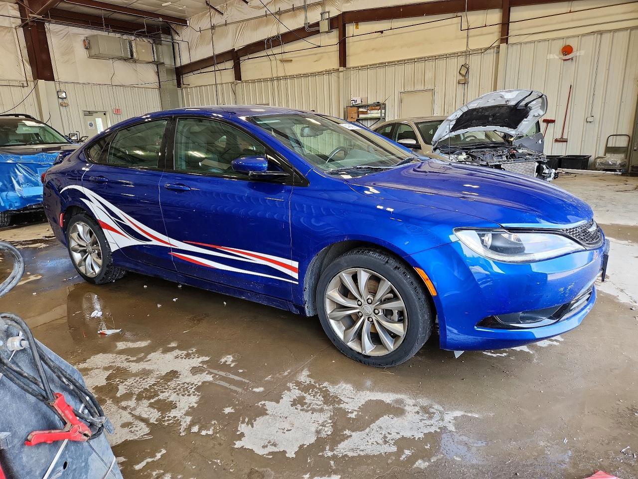 2015 Chrysler 200 S - Фото 4