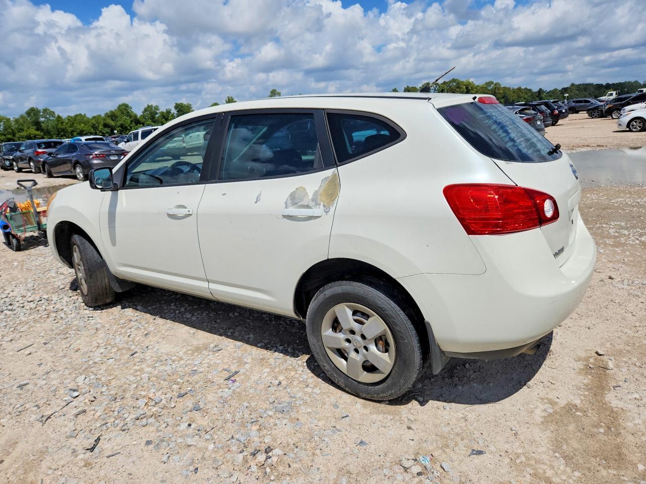 2009 Nissan Rogue S - Image 2