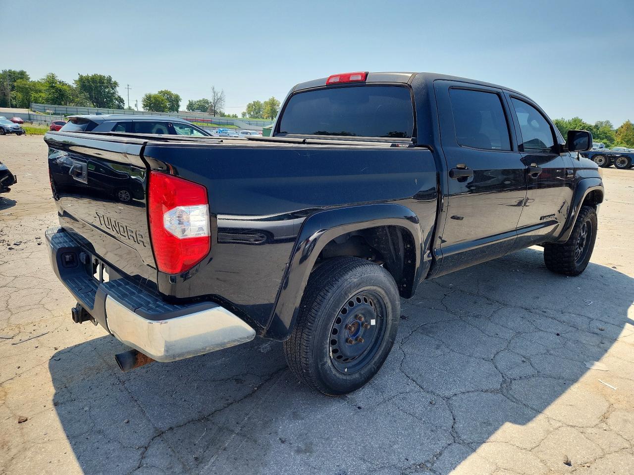 2015 Toyota Tundra Sr5 - Image 3