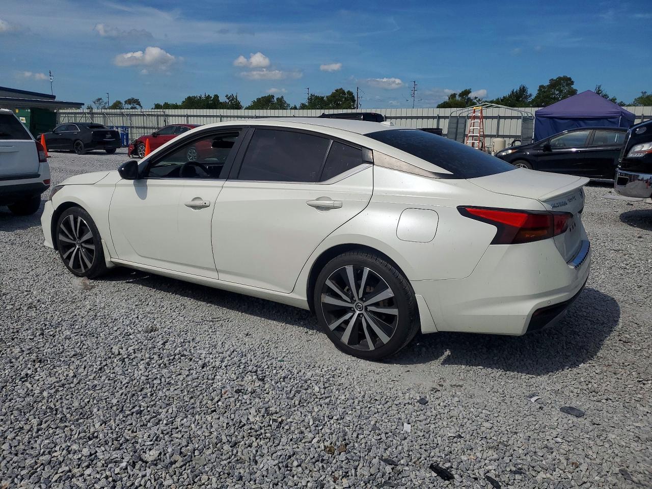 2020 Nissan Altima Sr - Image 2