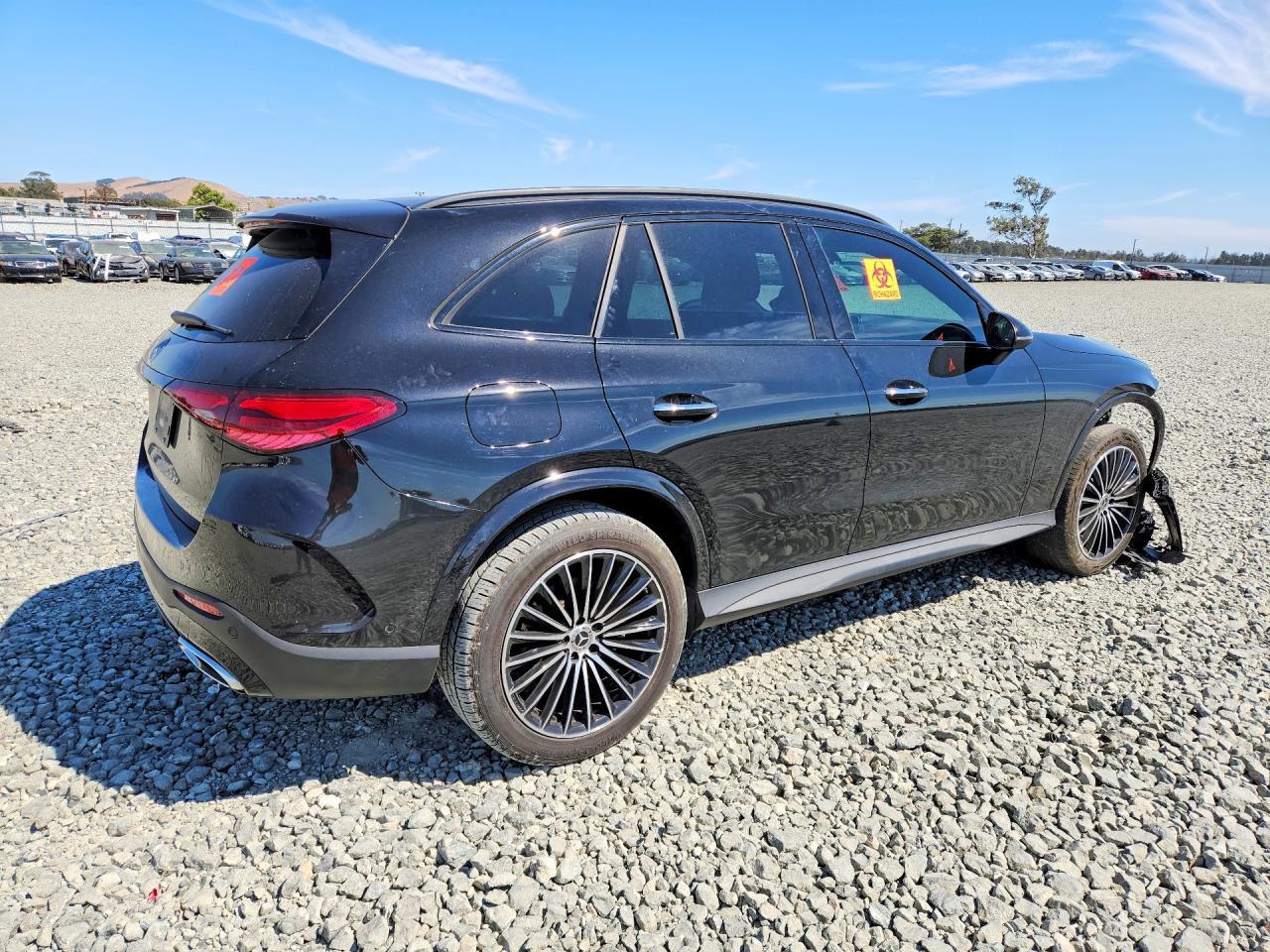 2025 Mercedes-Benz Glc 300 - Image 3