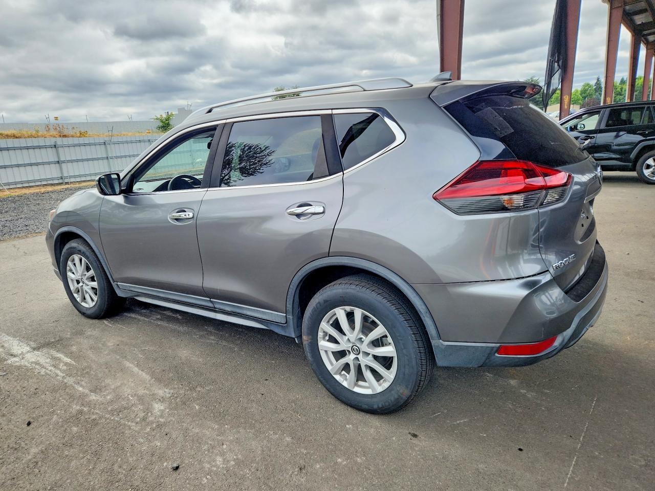2018 Nissan Rogue Sv - Image 2