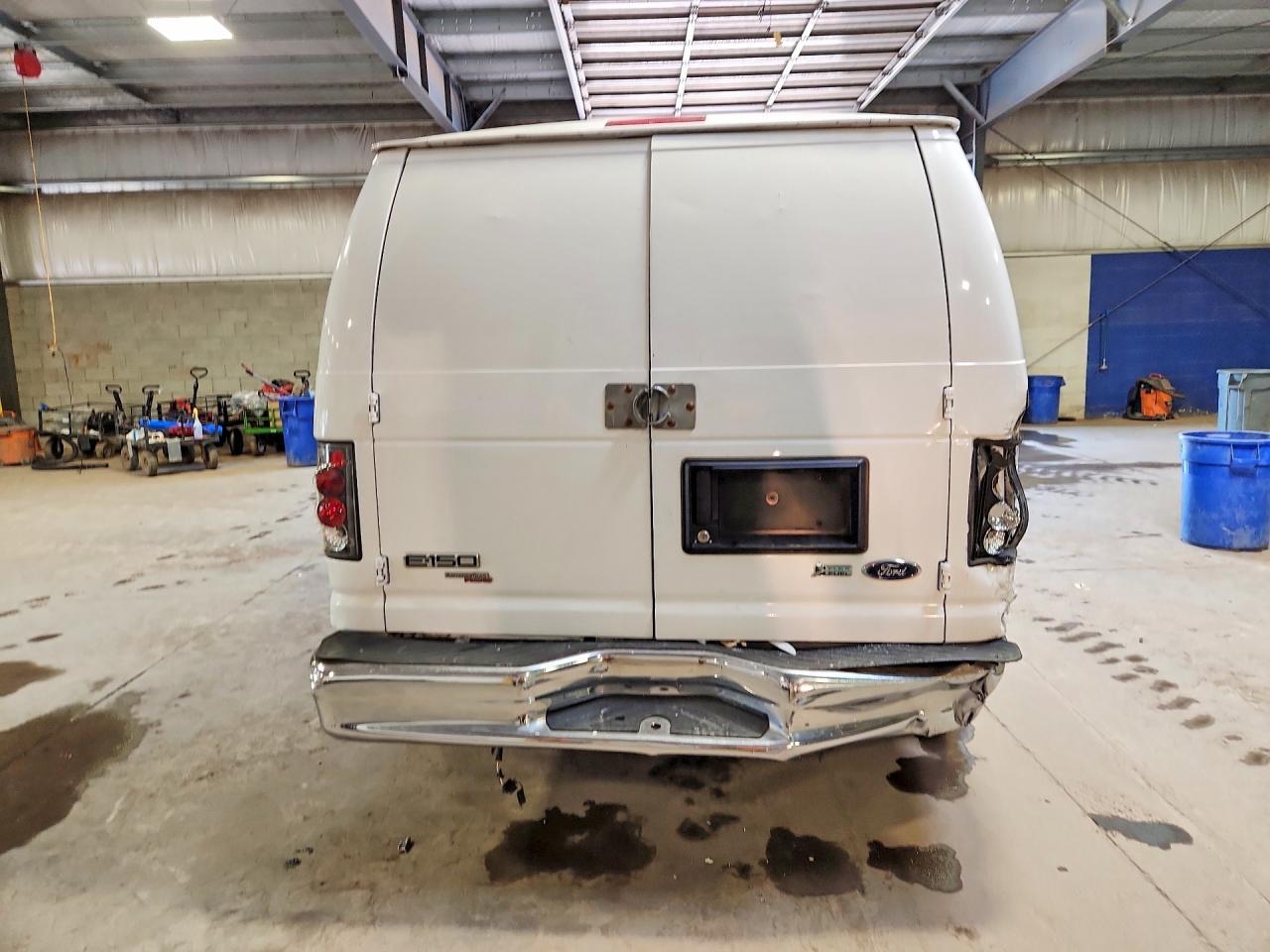 2014 Ford E150 Delivery Van - Фото 6