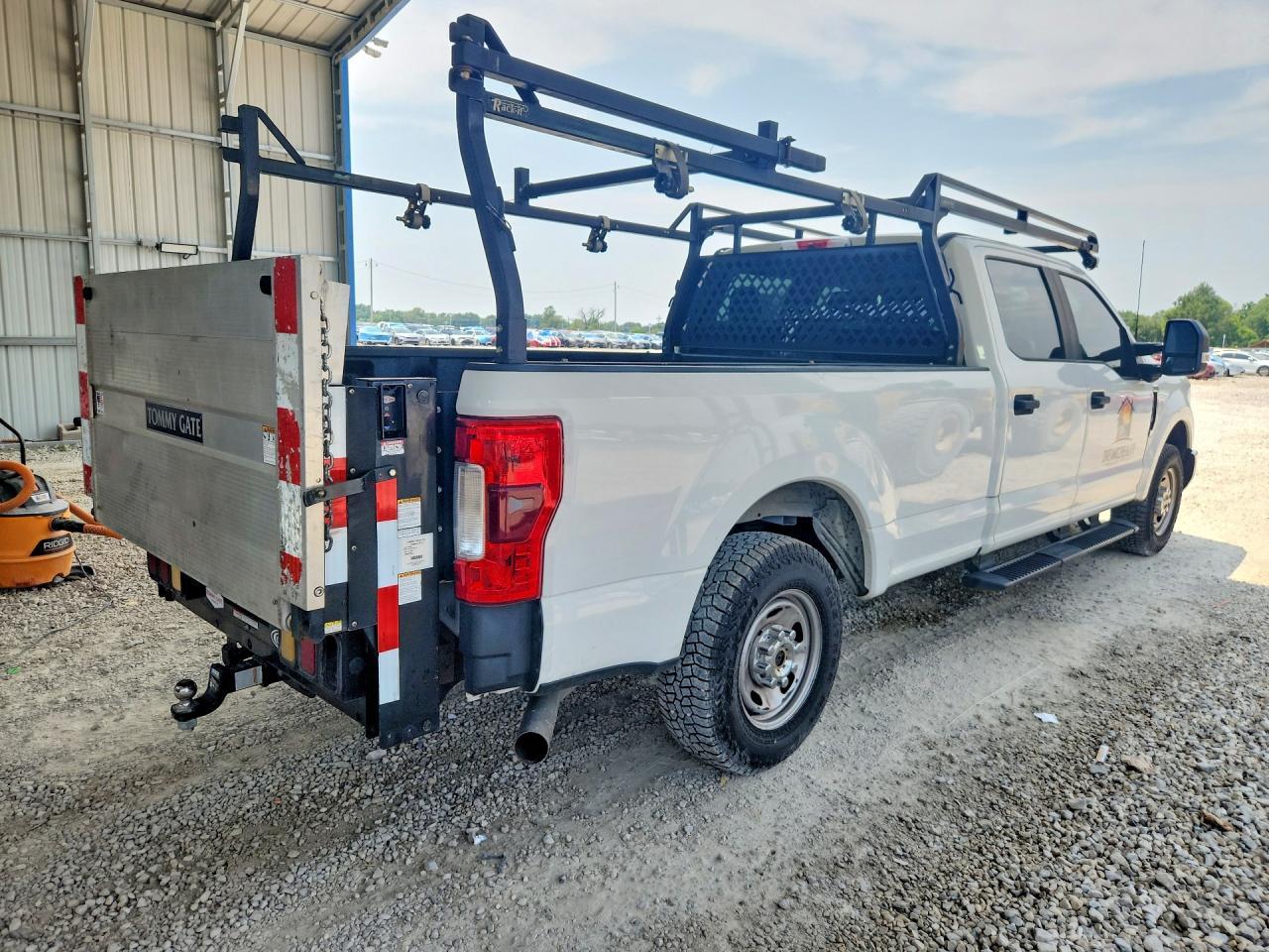 2017 Ford F250 Super Duty - Image 3