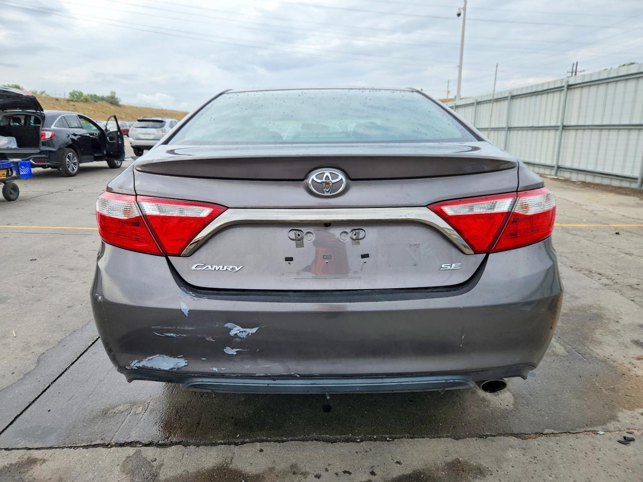 2015 Toyota Camry Se - Image 6