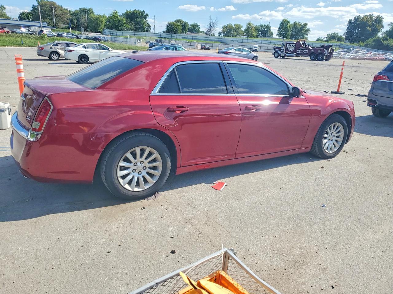 2013 Chrysler 300 - Фото 3