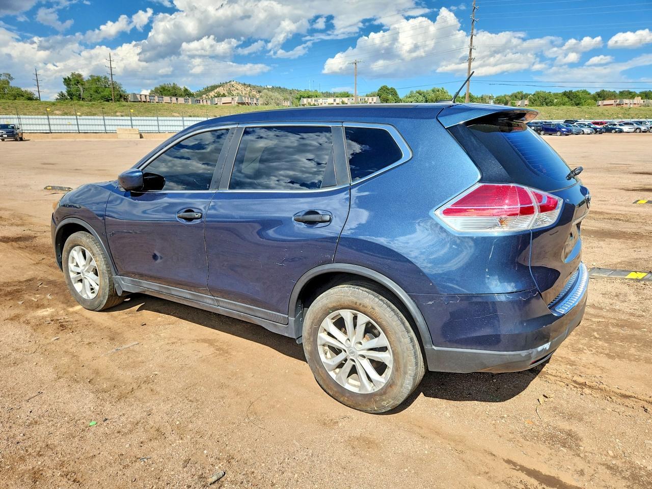 2016 Nissan Rogue S - Фото 2